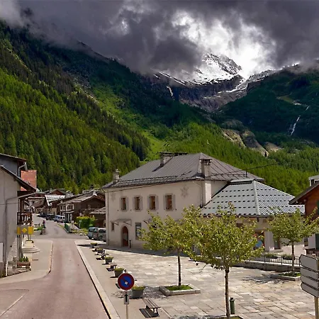 Vue Mont Blanc, Balcon Et Parking Prive Apartment Chamonix Exterior photo